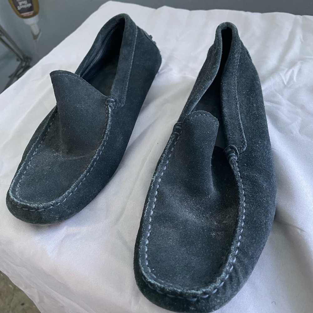 Tod’s driving loafers